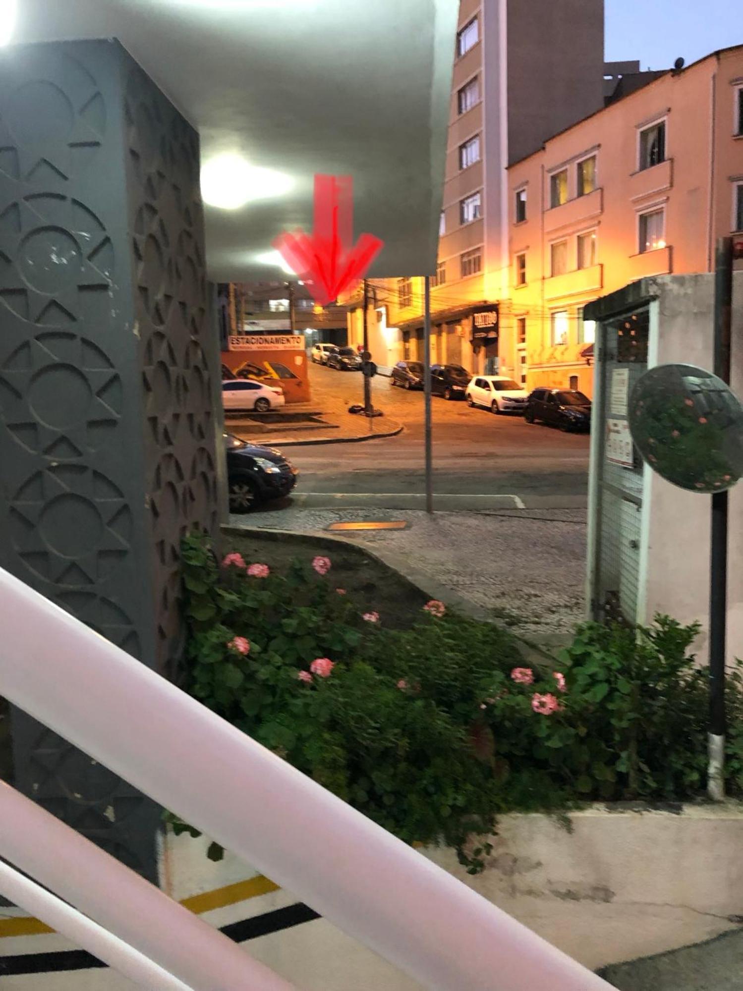 Ap Na Rua Das Flores Curitiba Eksteriør bilde