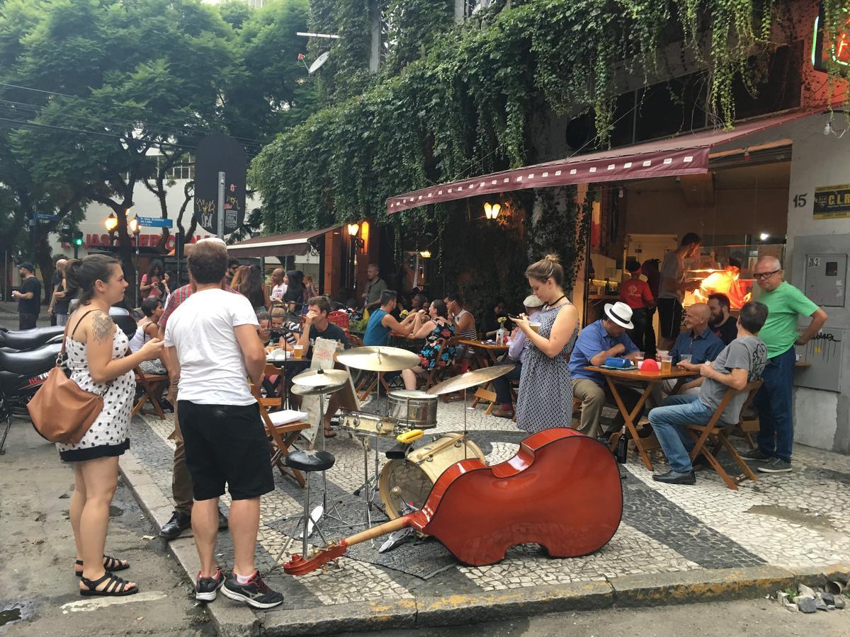 Ap Na Rua Das Flores Curitiba Eksteriør bilde