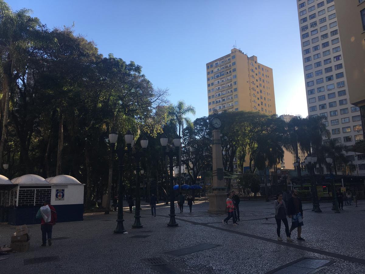 Ap Na Rua Das Flores Curitiba Eksteriør bilde